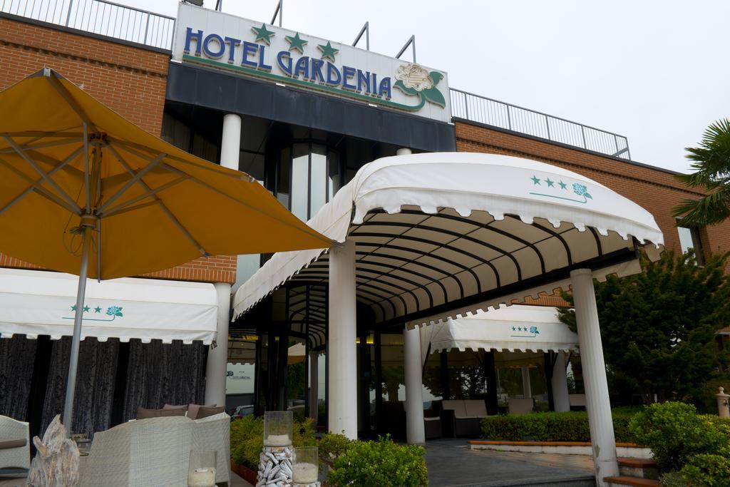 Hotel Gardenia Cermenate Zewnętrze zdjęcie