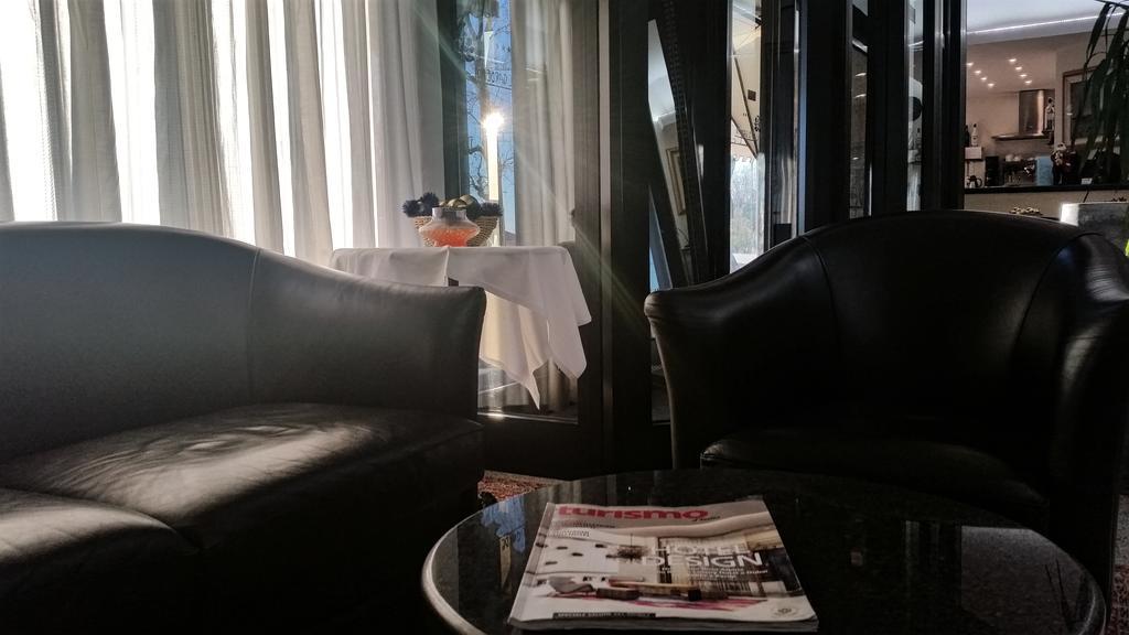 Hotel Gardenia Cermenate Zewnętrze zdjęcie