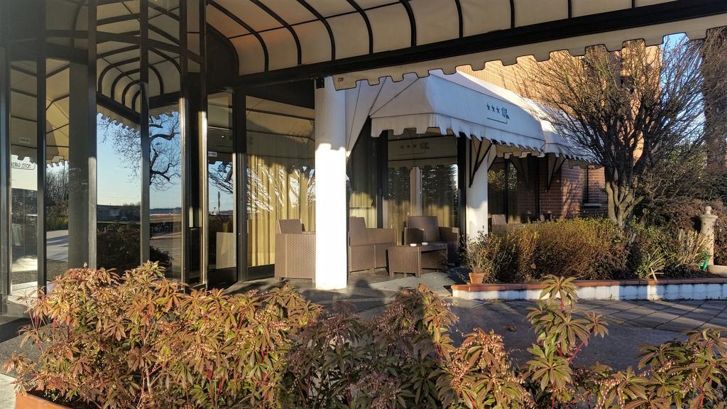 Hotel Gardenia Cermenate Zewnętrze zdjęcie