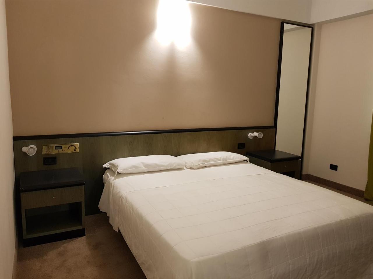 Hotel Gardenia Cermenate Zewnętrze zdjęcie